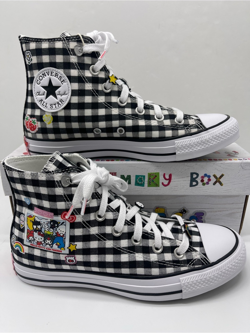Converse WMNS CTAS HI Hello Kitty & Friends Picnic BlkWh Pink High Top Sneakers